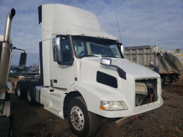 Image 1 of 2016 VOLVO VN VNM 2016 with VIN 4V4M99DG3GN931628