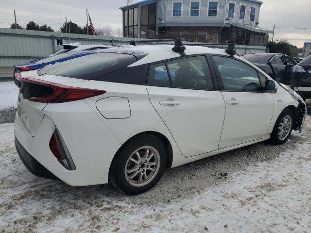 Изображение 3 2017 TOYOTA PRIUS PRIME  2017 с VIN JTDKARFP2H3038368