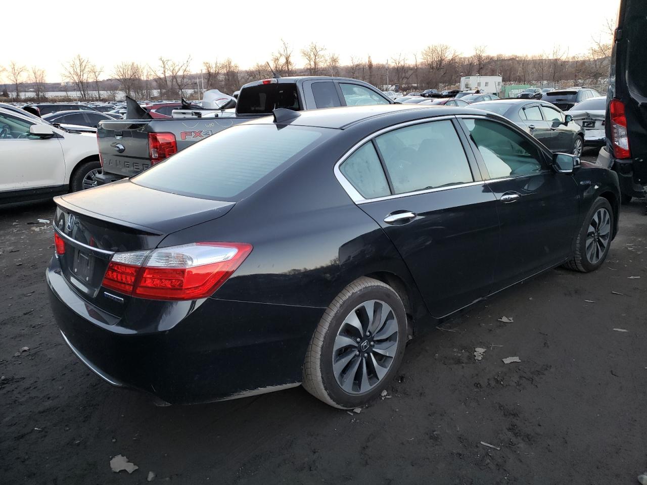 Image 3 of 2014 HONDA ACCORD HYBRID 2014 with VIN 1HGCR6F36EA005715