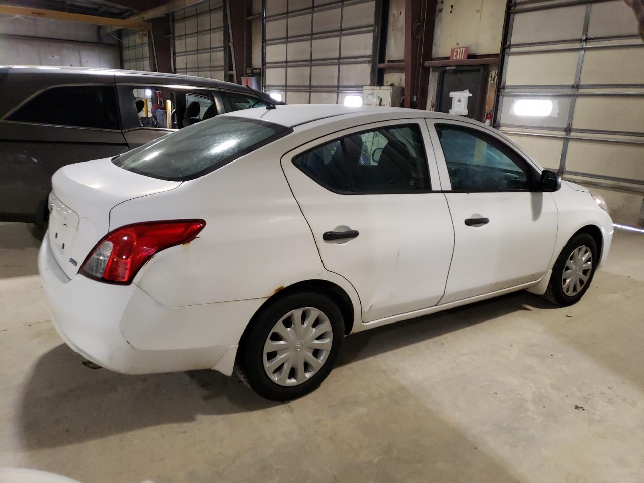 Изображение 3 2013 NISSAN VERSA S 2013 с VIN 3N1CN7AP9DL840731