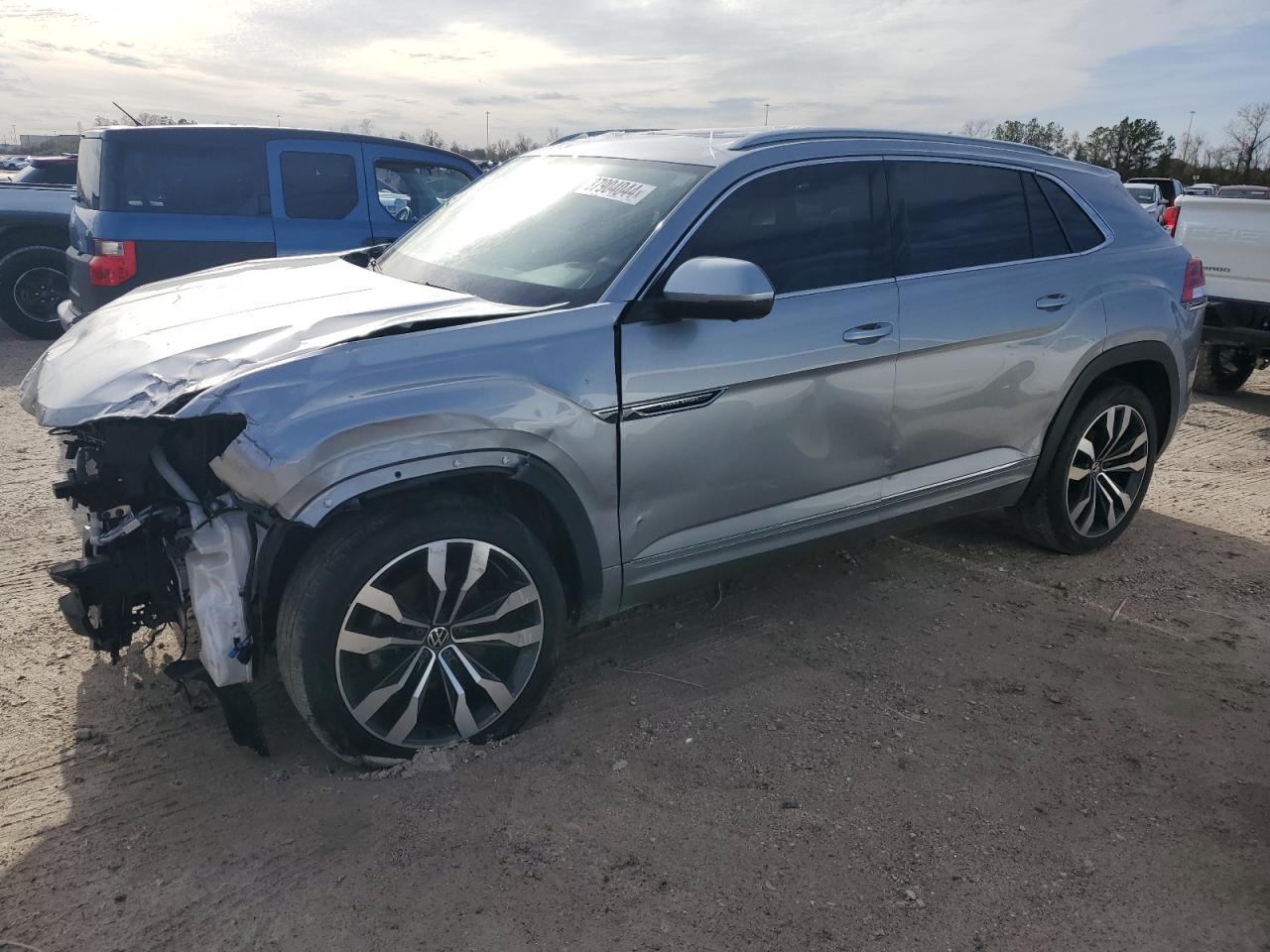Image 1 of 2020 VOLKSWAGEN ATLAS CROSS SPORT SEL PREMIUM R-LINE 2020 with VIN 1V2TE2CA3LC225139