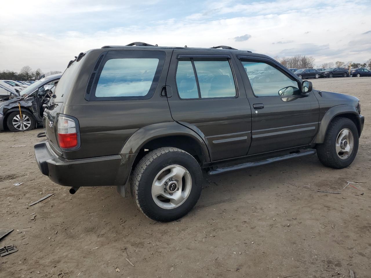 Image 3 of 1998 INFINITI QX4  1998 with VIN JNRAR05Y1WW037864