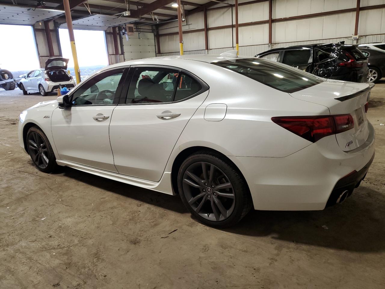 Obraz 2 z 2019 ACURA TLX TECHNOLOGY 2019 z VIN 19UUB2F62KA002446