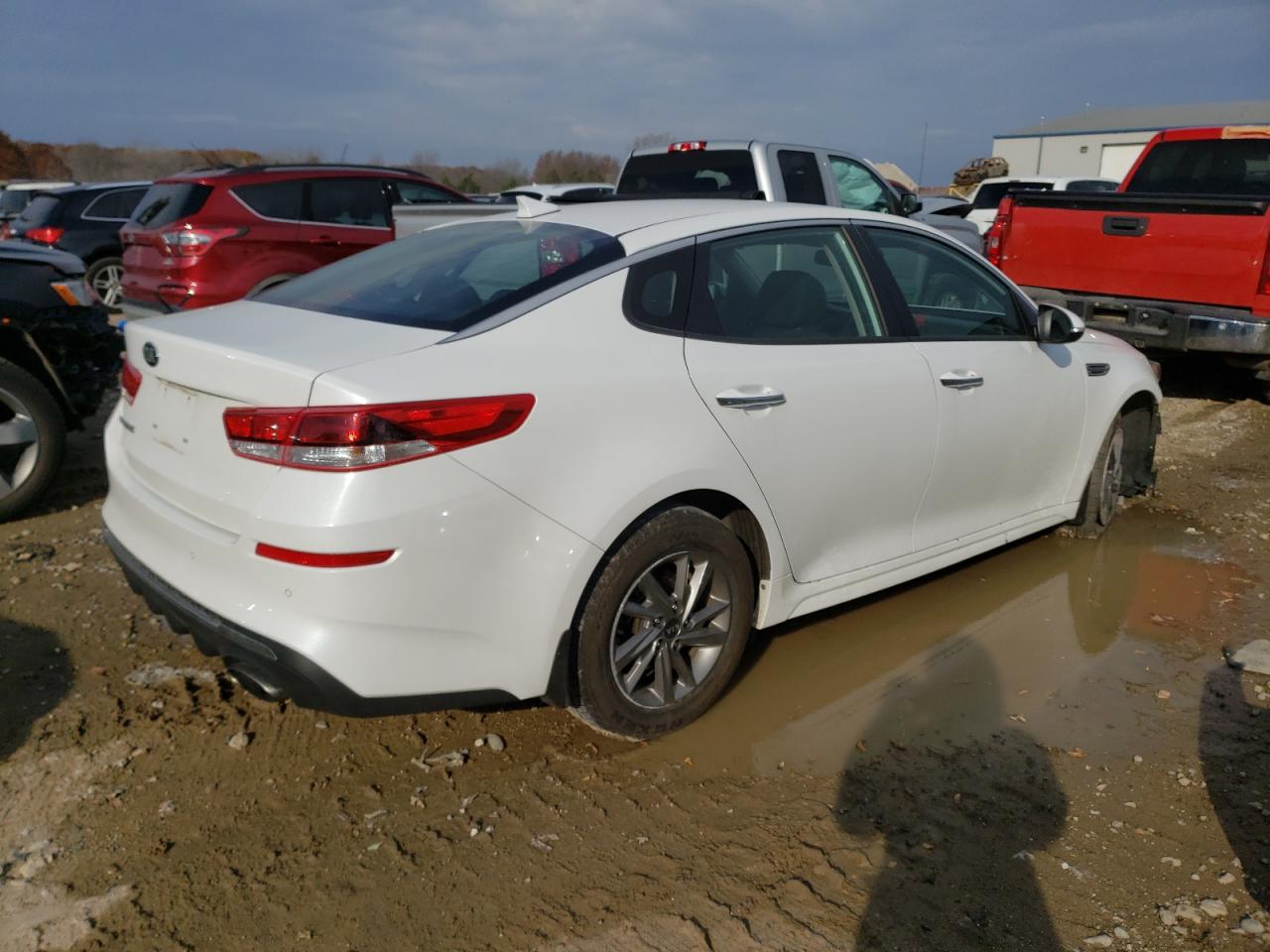 Image 3 of 2019 KIA OPTIMA LX 2019 with VIN 5XXGT4L3XKG375169