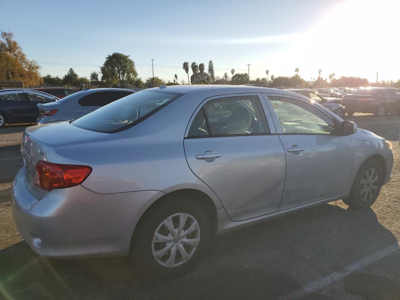 Obraz 3 z 2010 TOYOTA COROLLA BASE 2010 z VIN 1NXBU4EE3AZ338720