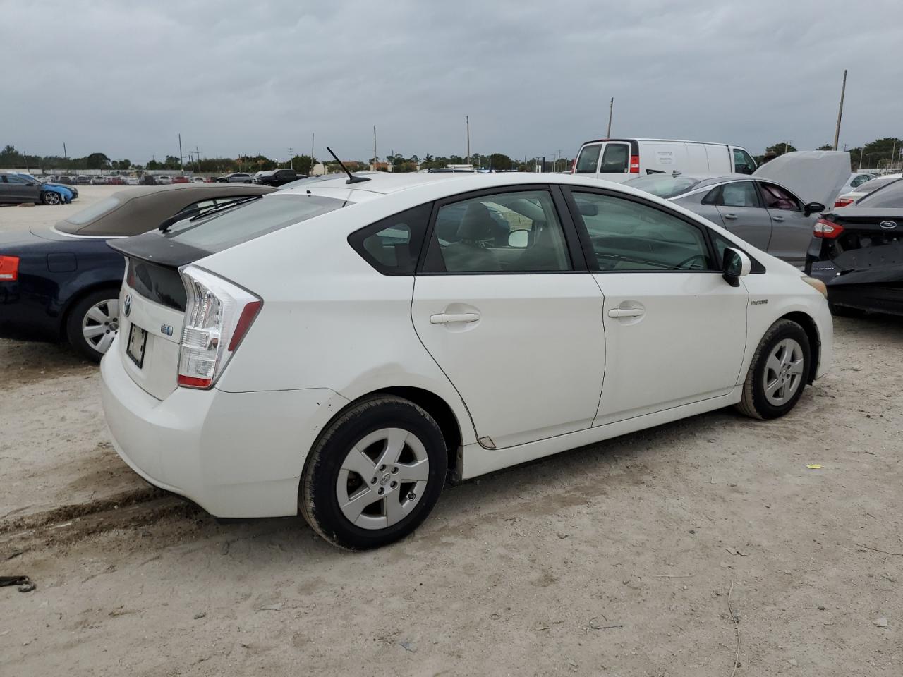 Image 3 of 2010 TOYOTA PRIUS  2010 with VIN JTDKN3DUXA0010349