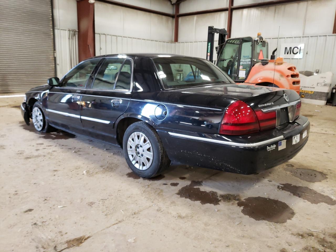 Image 2 of 2005 MERCURY GRAND MARQUIS GS 2005 with VIN 2MEFM74W55X625913