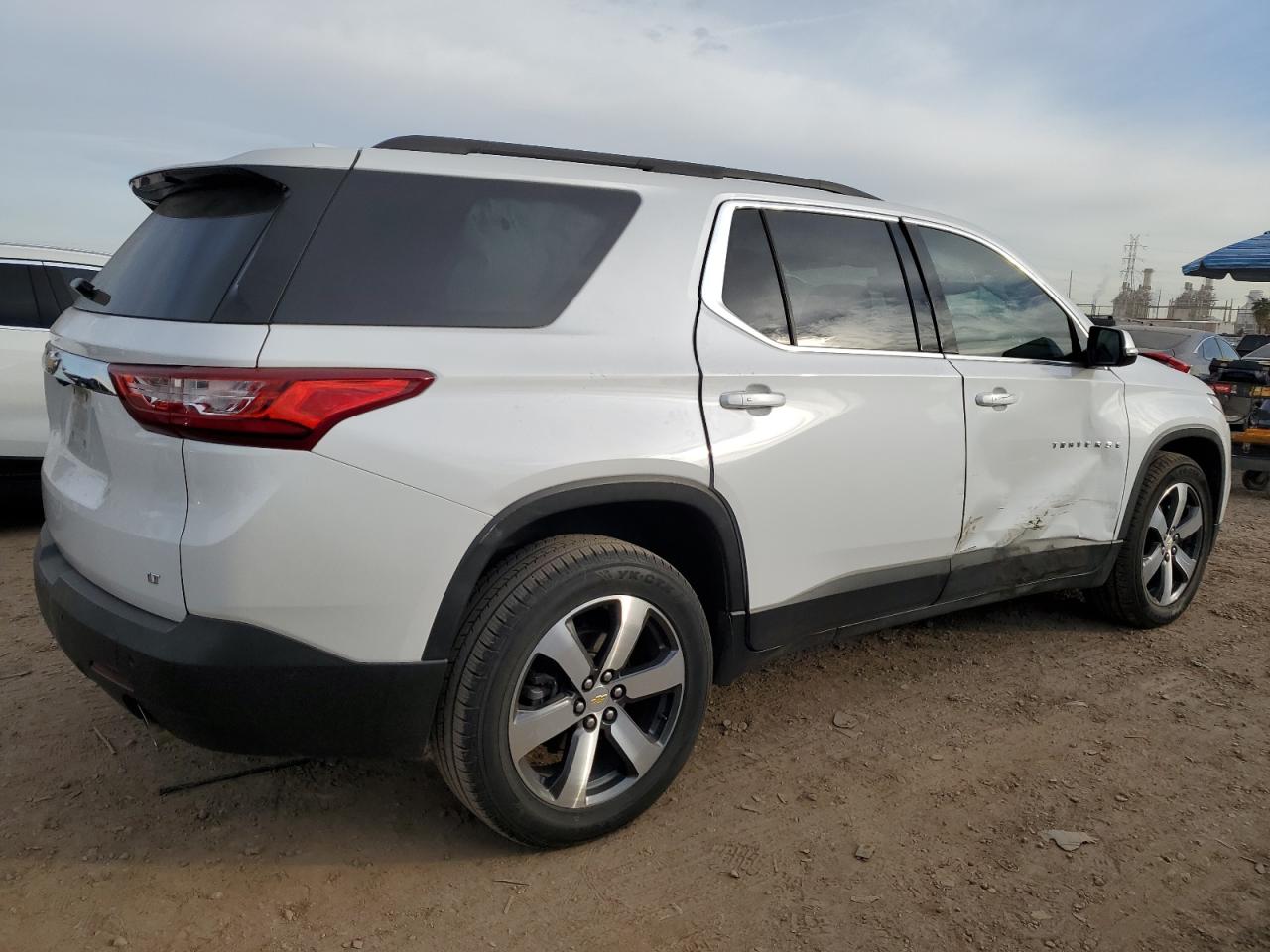Image 3 of 2019 CHEVROLET TRAVERSE LT 2019 with VIN 1GNERHKW7KJ289751