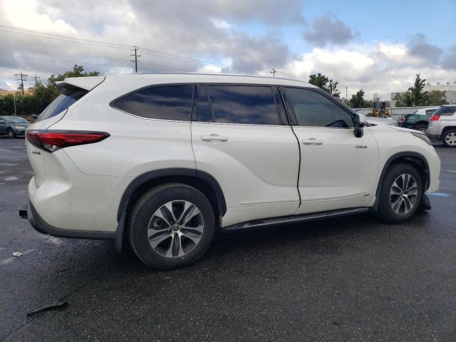 Image 3 of 2021 TOYOTA HIGHLANDER HYBRID XLE 2021 with VIN 5TDHBRCH2MS033880