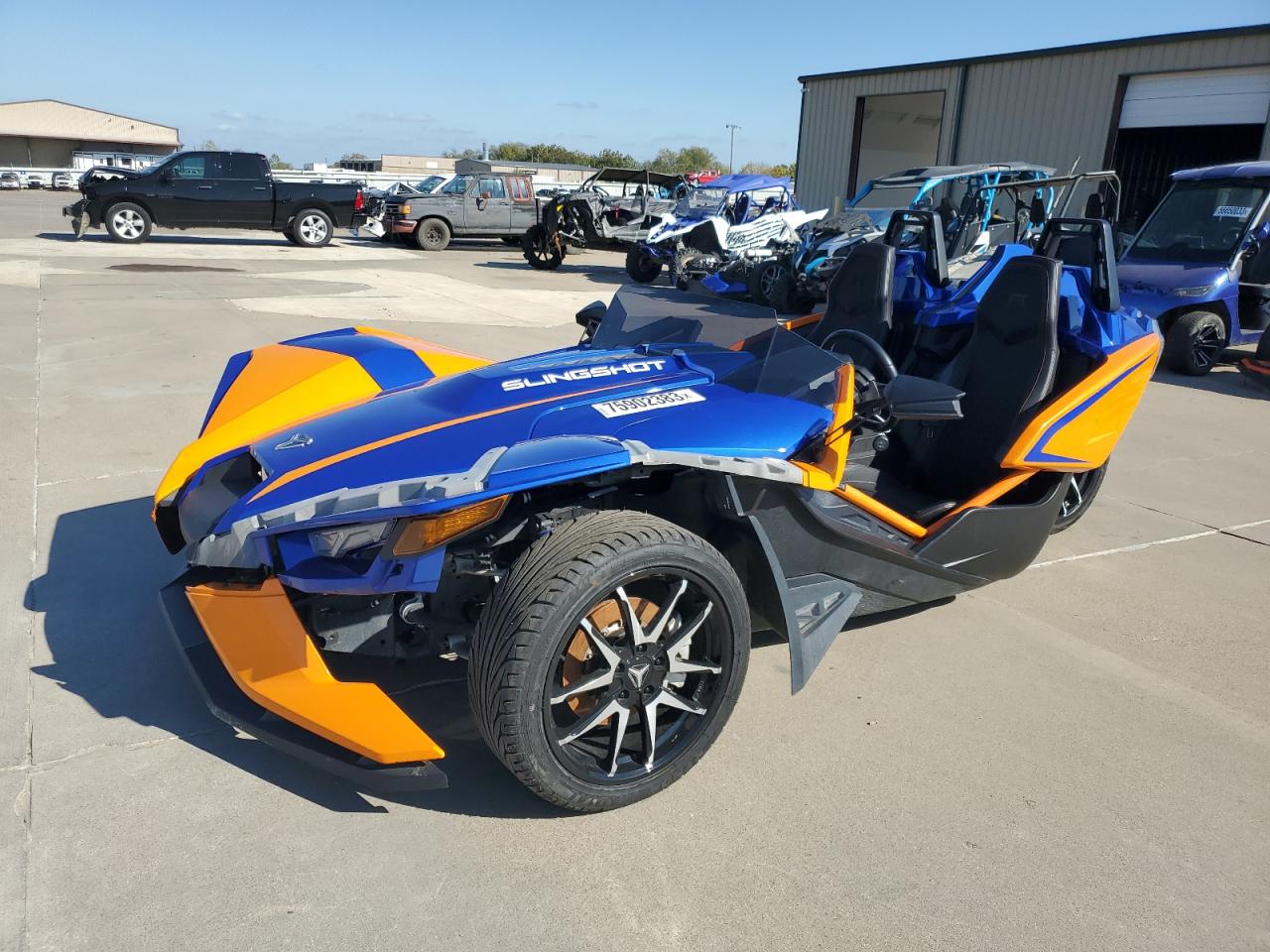 Obraz 2 z 2021 POLARIS SLINGSHOT R 2021 z VIN 57XAARHB7M8142565