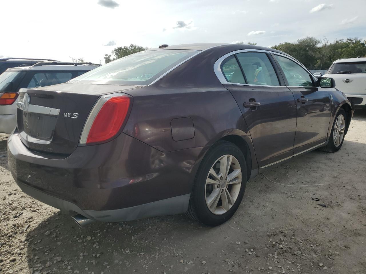 Obraz 3 z 2010 LINCOLN MKS  2010 z VIN 1LNHL9DR1AG609755