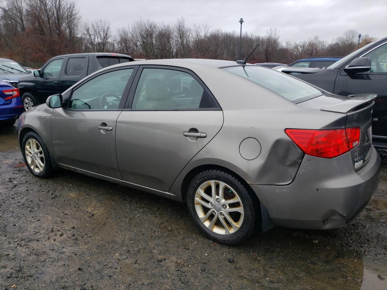 Image 2 of 2012 KIA FORTE EX 2012 with VIN KNAFU4A2XC5518837