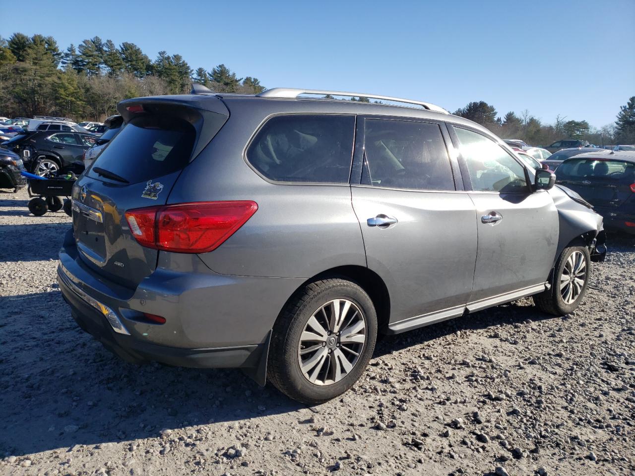Image 3 of 2019 NISSAN PATHFINDER S 2019 with VIN 5N1DR2MM8KC593510