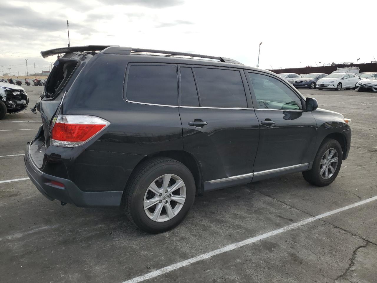 Image 3 of 2012 TOYOTA HIGHLANDER BASE 2012 with VIN 5TDZK3EH7CS061865