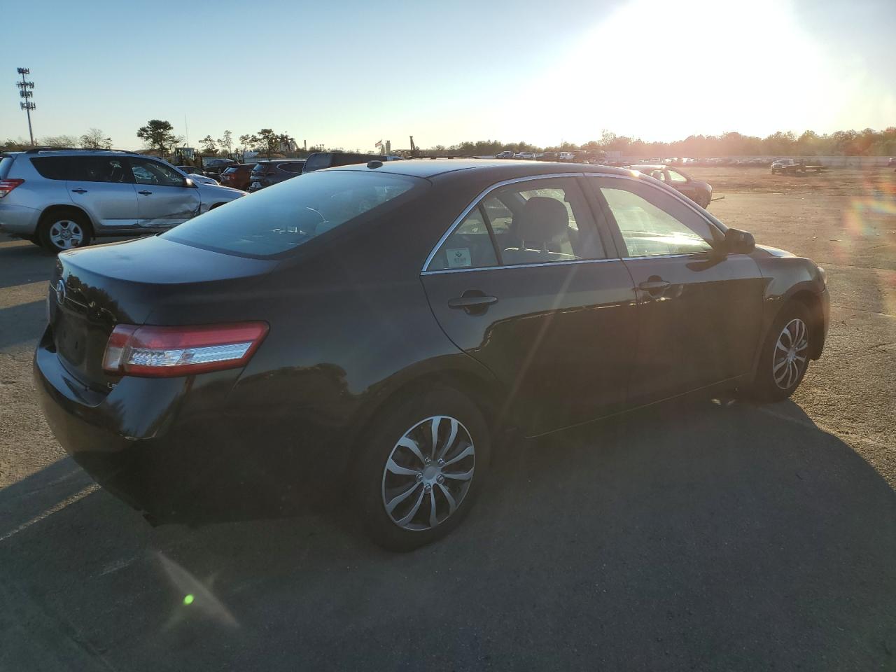 Изображение 3 2010 TOYOTA CAMRY BASE 2010 с VIN 4T1BF3EK1AU017186