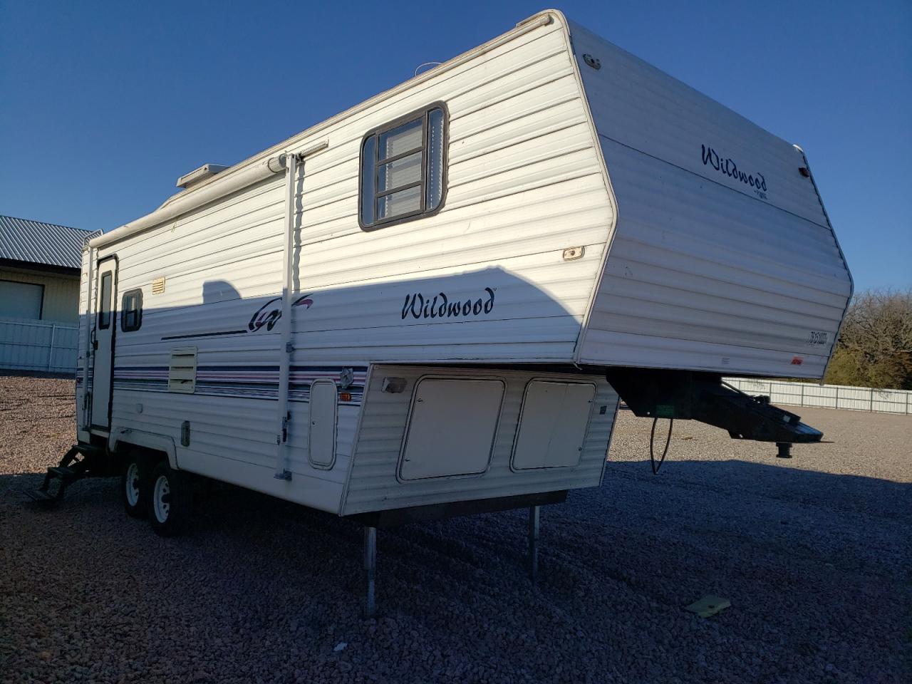 Obraz 1 z 2000 WILDWOOD WILDWOOD 2000 z VIN 4X4FWDA28YB035847