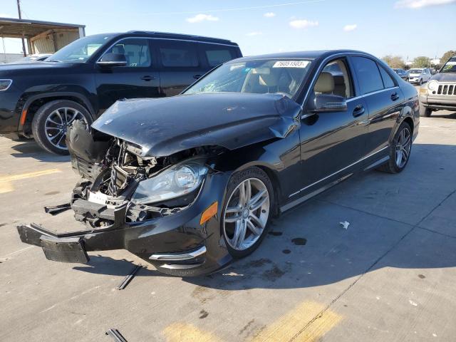 Obraz 1 z 2014 MERCEDES-BENZ C 250 2014 z VIN WDDGF4HB5EA967317