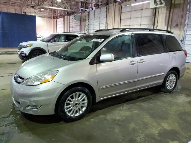 Obraz 1 z 2010 TOYOTA SIENNA XLE 2010 z VIN 5TDDK4CC5AS030022