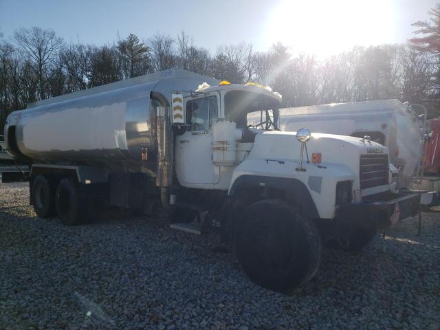 Image 1 of 2001 MACK 600 RD600 2001 with VIN 1M2P296C41M056673
