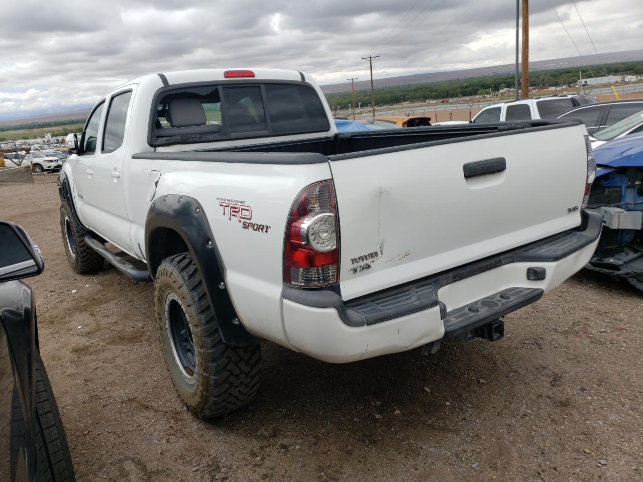 Obraz 2 z 2013 TOYOTA TACOMA DOUBLE CAB LONG BED 2013 z VIN 3TMMU4FN5DM051190