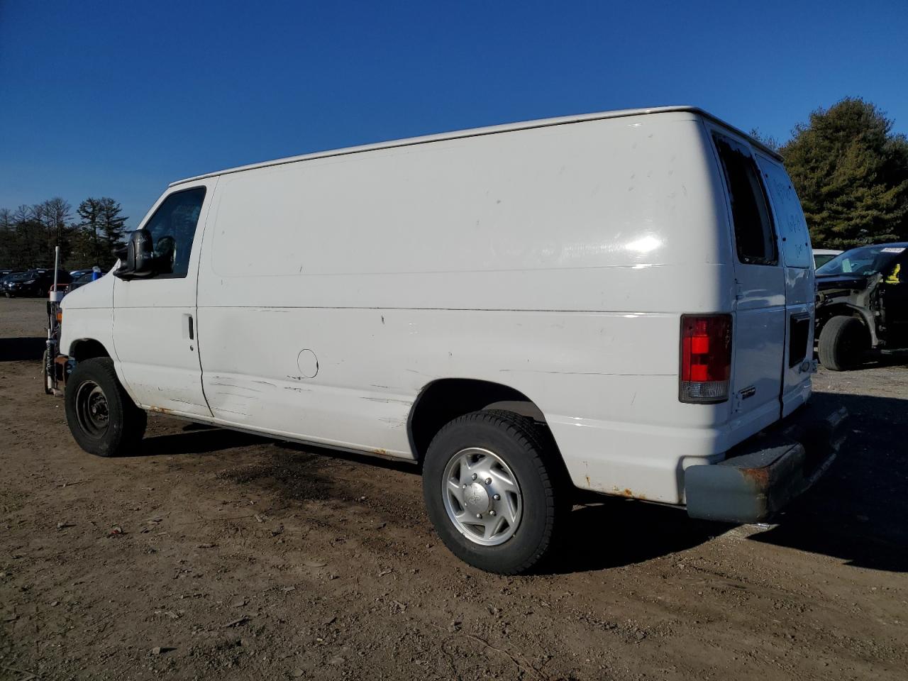 Obraz 2 z 2010 FORD ECONOLINE E150 VAN 2010 z VIN 1FTNE1EW1ADA26434