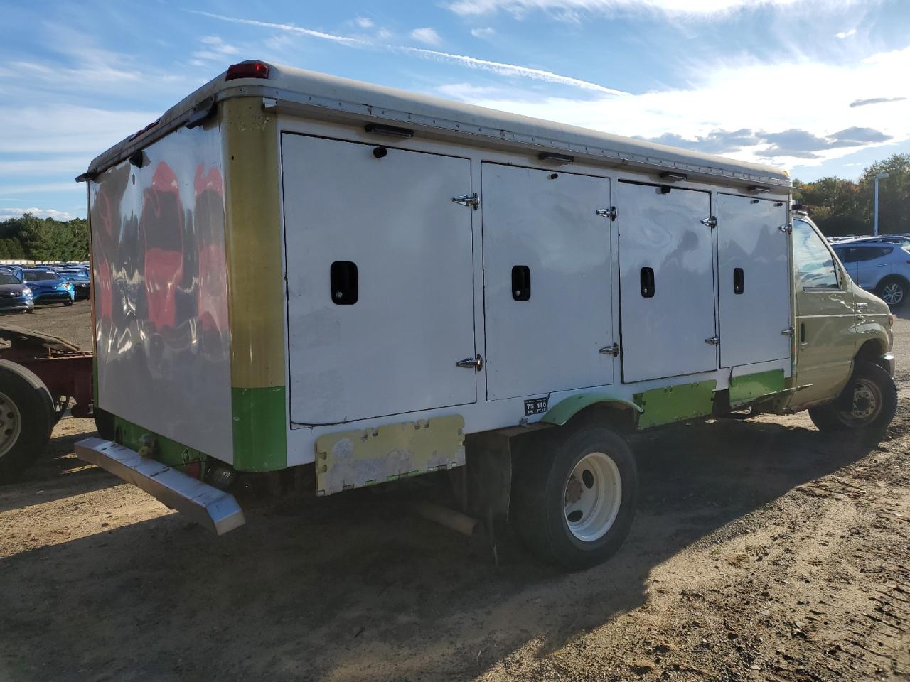 Изображение 3 2010 FORD ECONOLINE E450 SUPER DUTY CUTAWAY VAN 2010 с VIN 1FDXE4FL8ADA75608