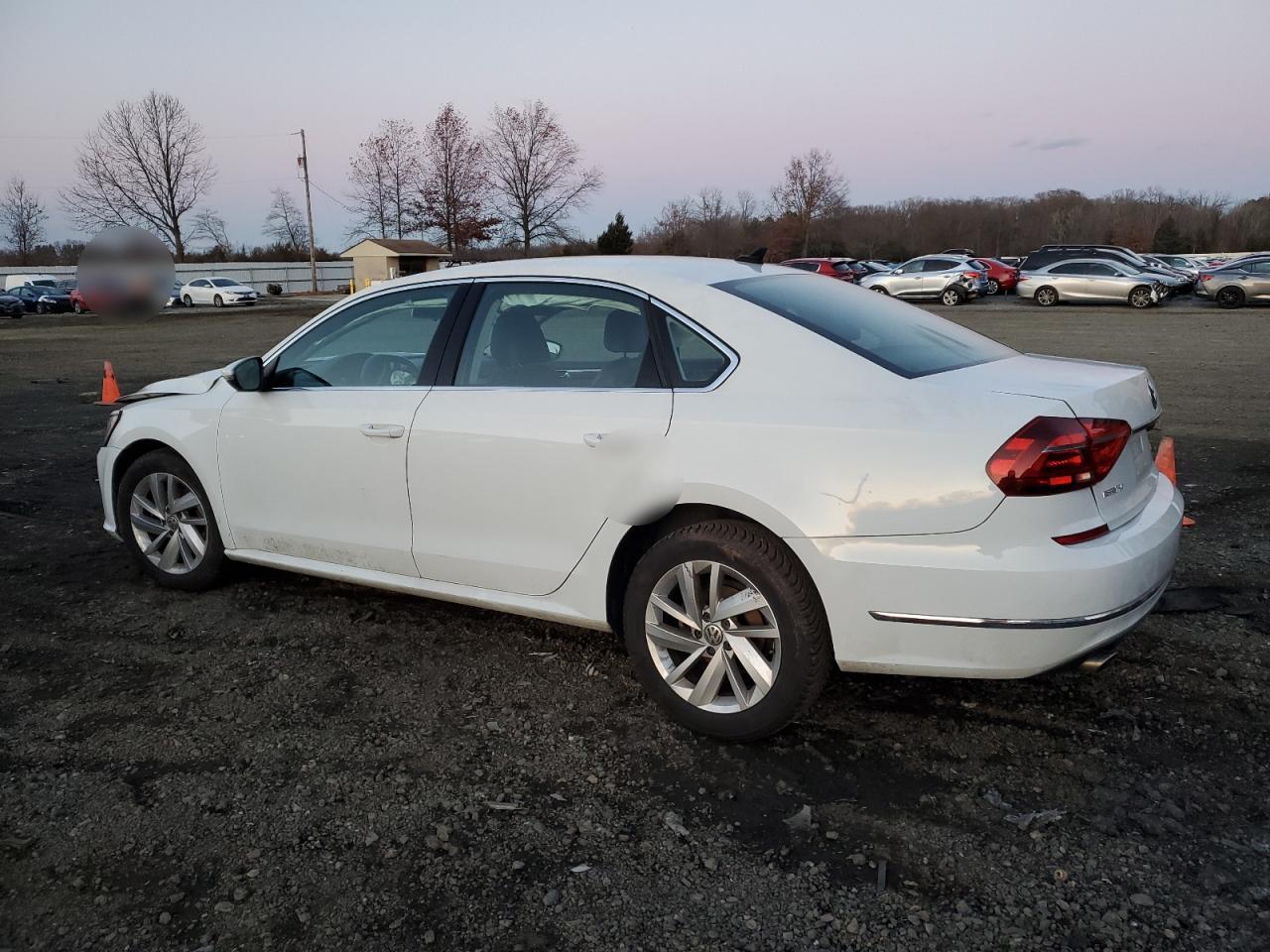 Image 2 of 2018 VOLKSWAGEN PASSAT SE 2018 with VIN 1VWBA7A32JC004295