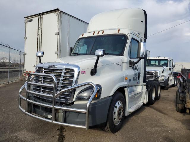 Изображение 2 2014 FREIGHTLINER CASCADIA 125  2014 с VIN 3AKJGED53ESFY6573
