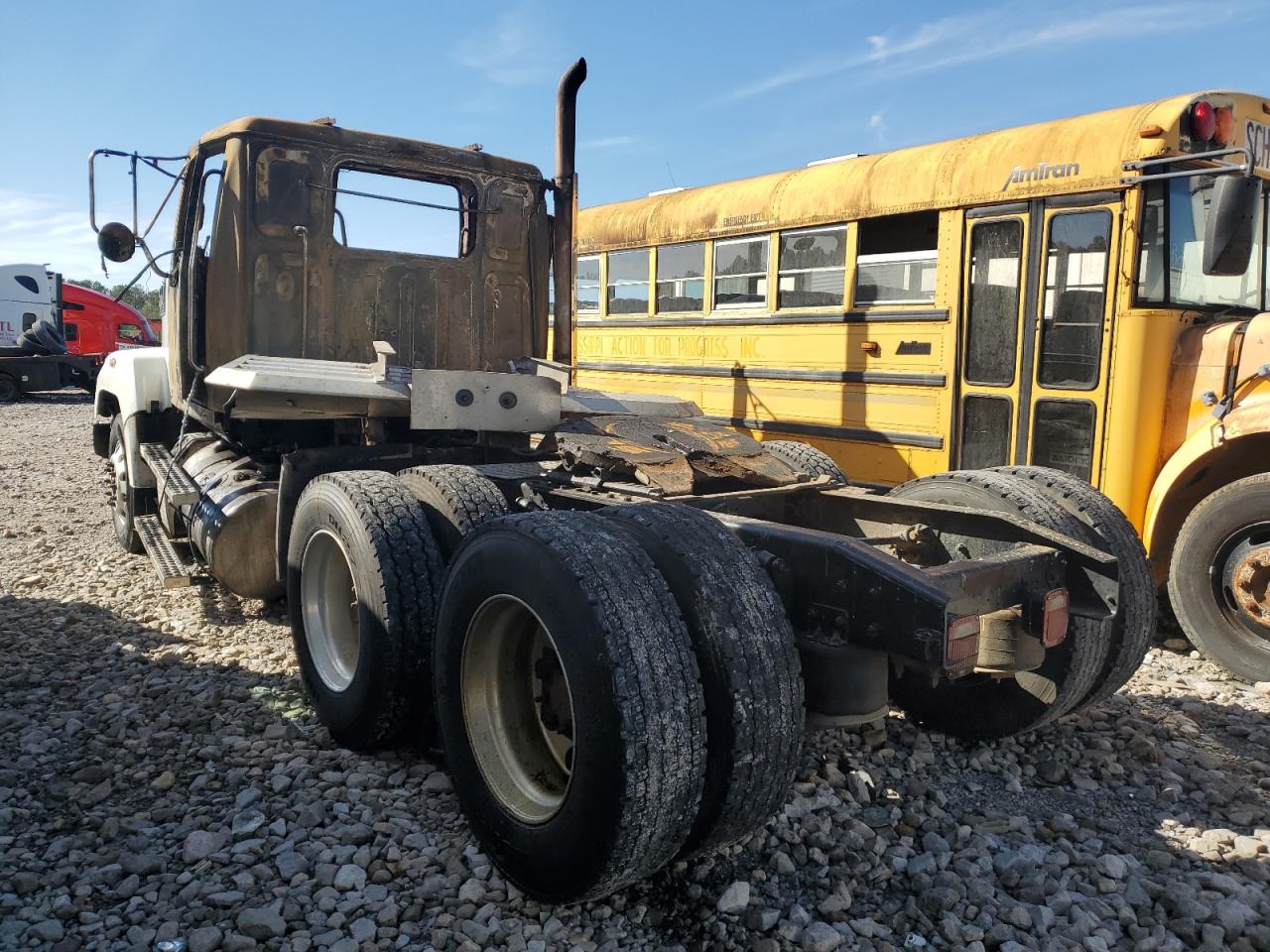 Image 3 of 2015 WESTERN STAR/AUTO CAR CONVENTIONAL 4700SF 2015 with VIN 5KJJAVDV9FLGJ8841