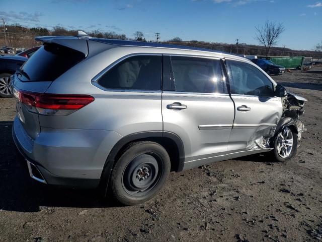 Image 3 of 2018 TOYOTA HIGHLANDER LIMITED 2018 with VIN 5TDDZRFH5JS842596