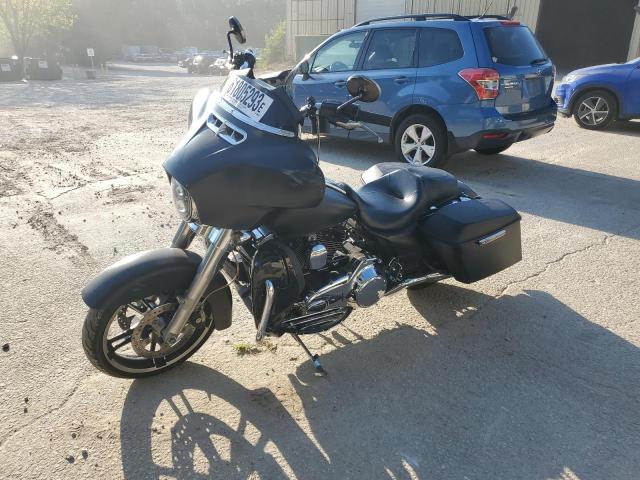 Image 2 of 2014 HARLEY-DAVIDSON FLHX STREET GLIDE 2014 with VIN 1HD1KBM15EB687158