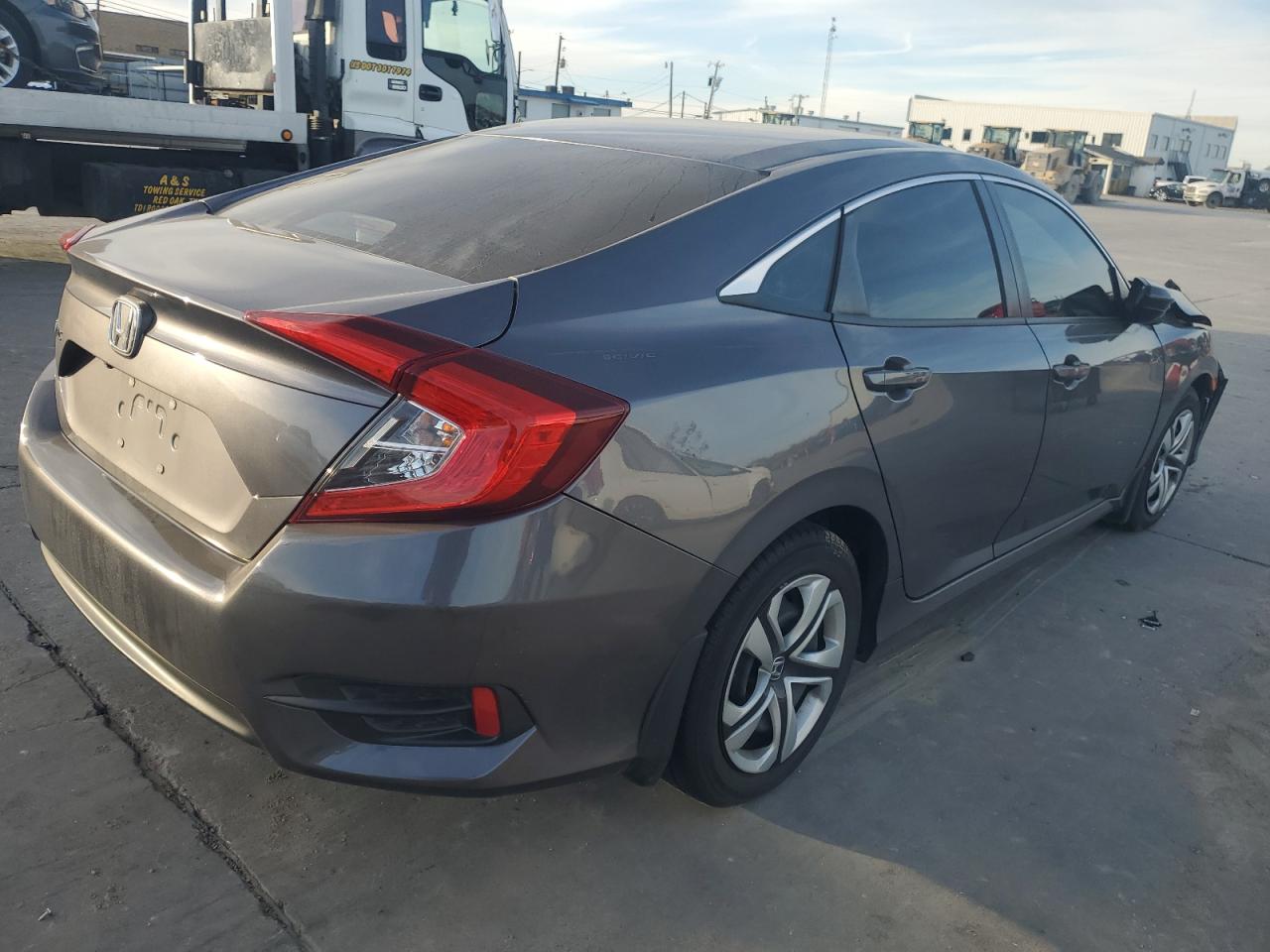 Obraz 3 z 2018 HONDA CIVIC LX 2018 z VIN 19XFC2F56JE031598