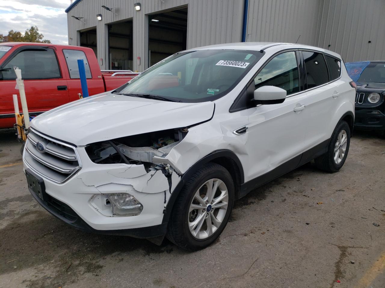 Obraz 1 z 2017 FORD ESCAPE SE 2017 z VIN 1FMCU0G94HUA15901