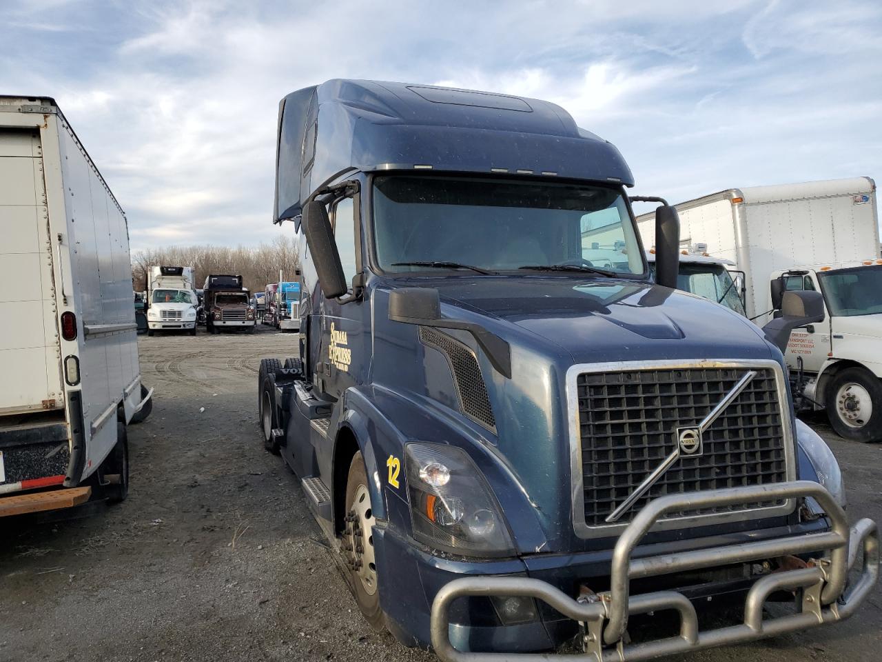 Изображение 1 2015 VOLVO VN VNL 2015 с VIN 4V4NC9TJ0FN918160
