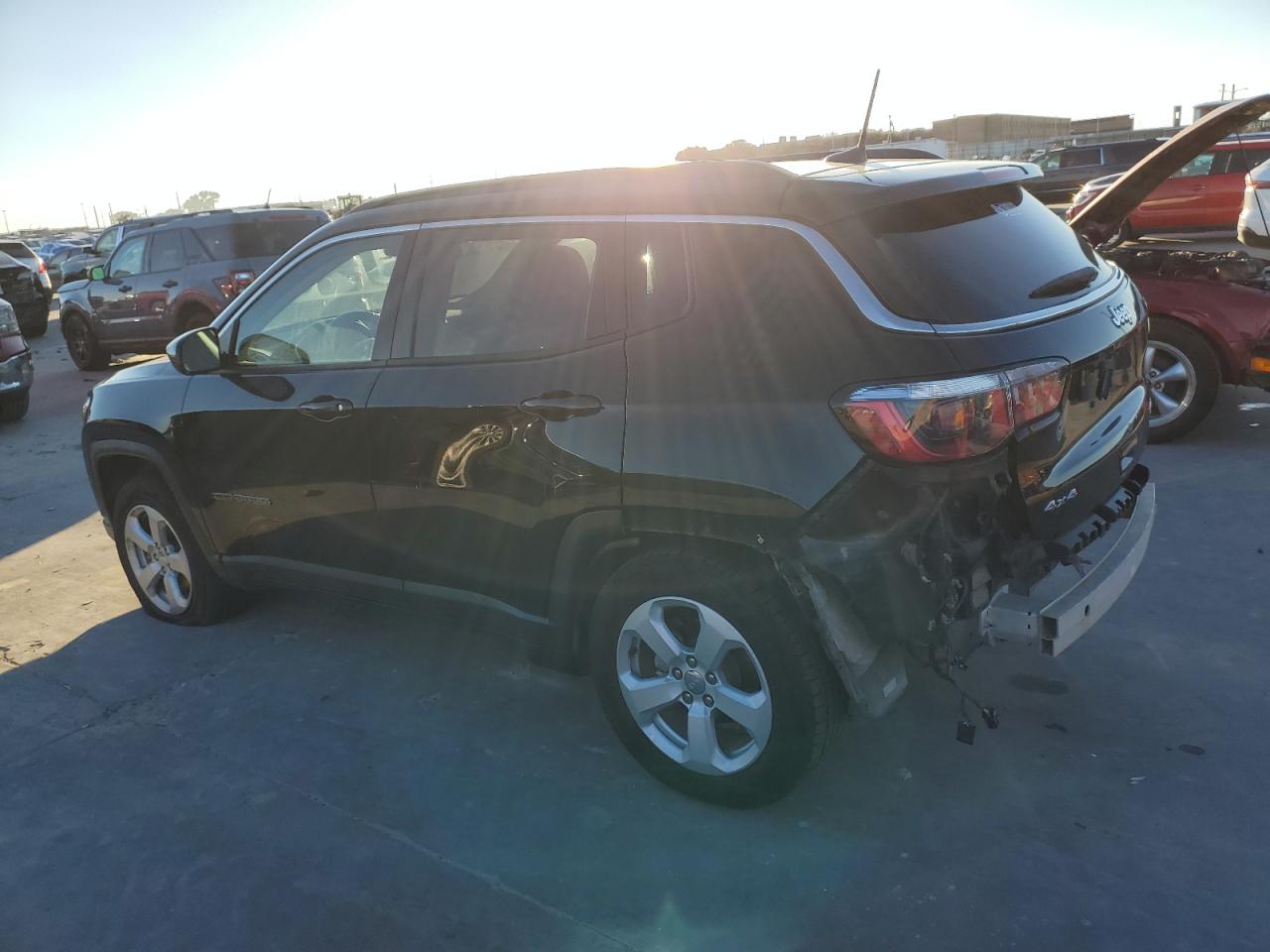 Изображение 2 2018 JEEP COMPASS LATITUDE 2018 с VIN 3C4NJDBB5JT222904