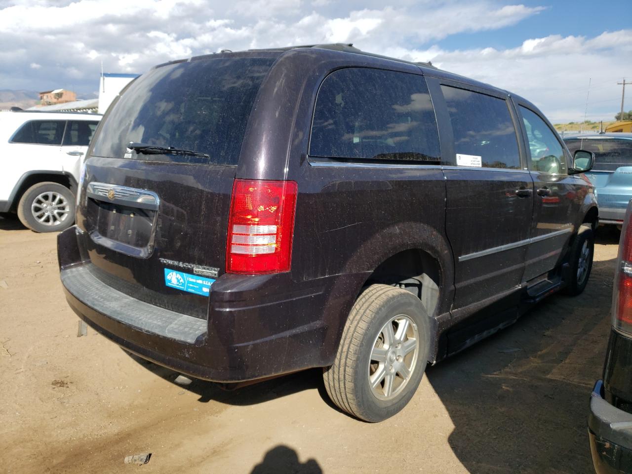 Изображение 3 2010 CHRYSLER TOWN & COUNTRY TOURING PLUS 2010 с VIN 2A4RR8DX9AR414365