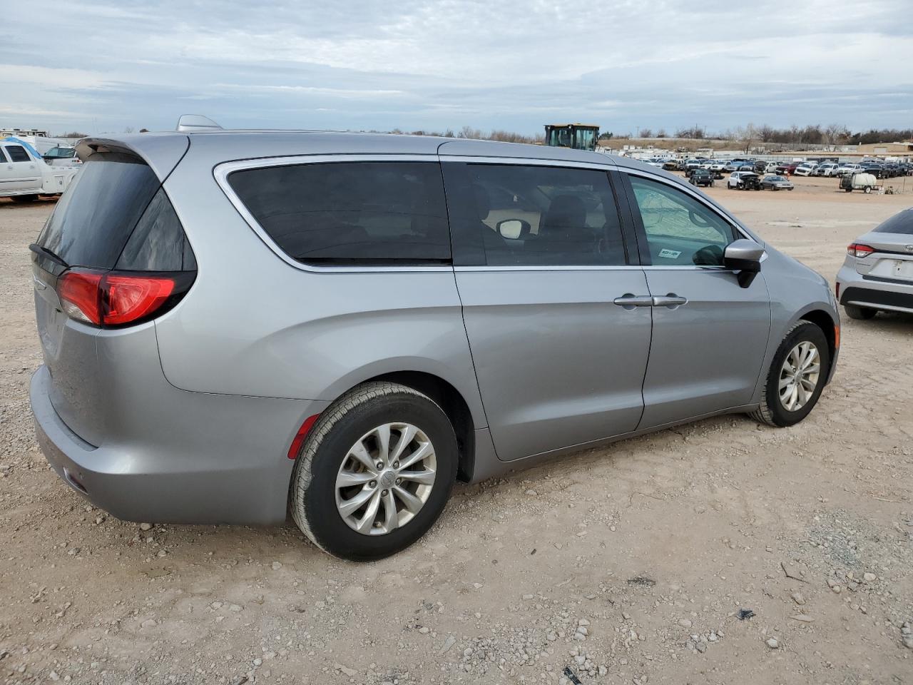 Image 3 of 2018 CHRYSLER PACIFICA LX 2018 with VIN 2C4RC1CG9JR257548