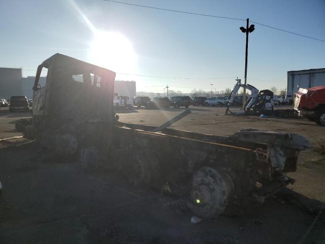 Изображение 3 2015 VOLVO VHD  2015 с VIN 4V5KC9EH8FN186983