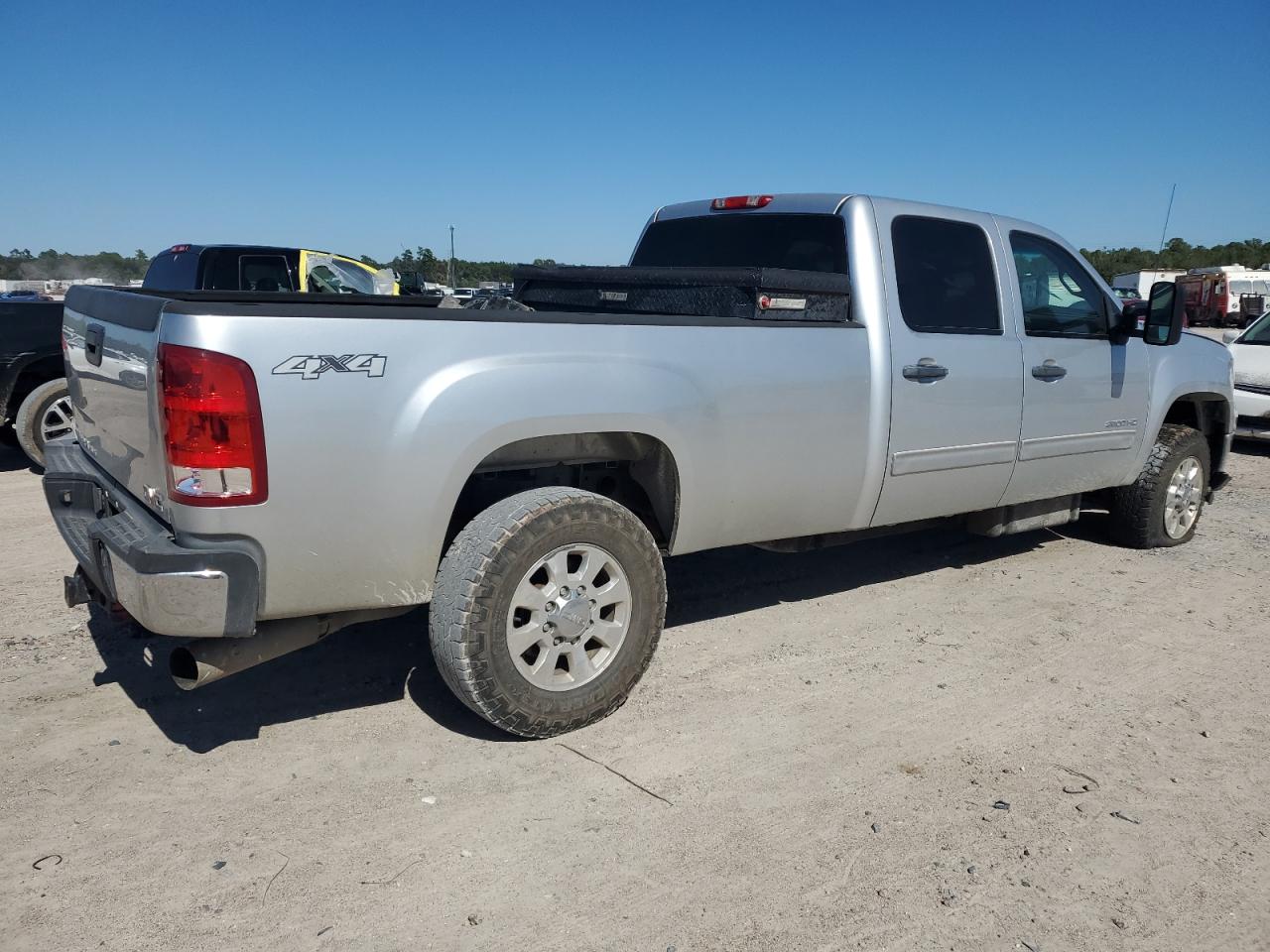 Image 3 of 2014 GMC SIERRA K2500 SLE 2014 with VIN 1GT120C89EF152489