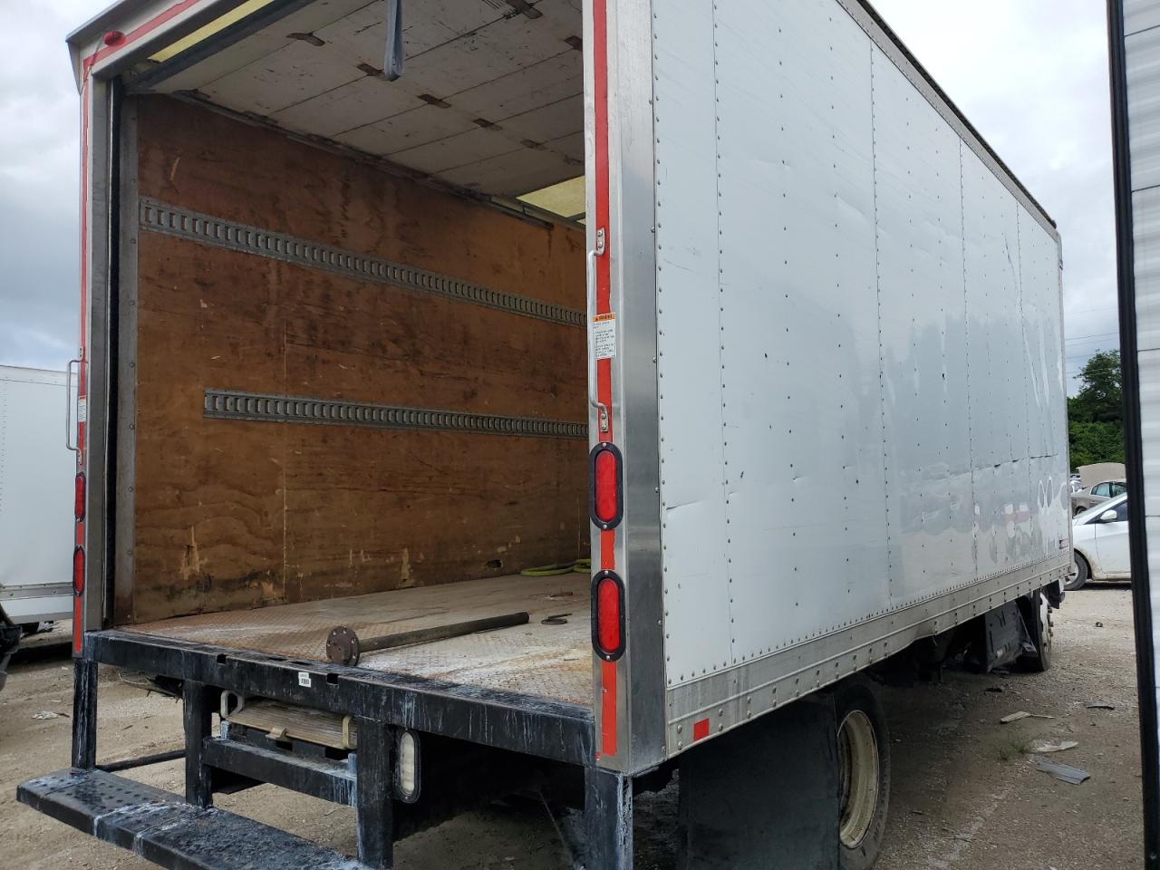 Image 3 of 2015 ISUZU NRR  2015 with VIN JALE5W160F7301444