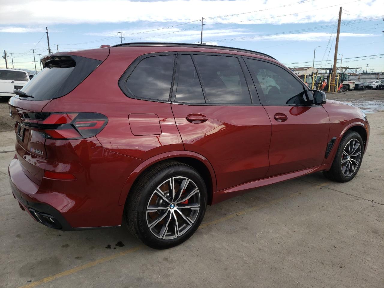 Obraz 3 z 2024 BMW X5 M60I 2024 z VIN 5UX33EU08R9S91219