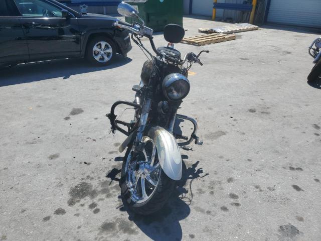 Obraz 2 z 2005 VICTORY MOTORCYCLES KINGPIN  2005 z VIN 5VPCB16D153011877