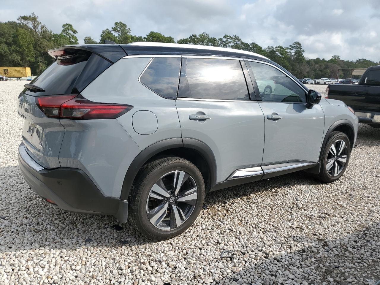 Image 3 of 2021 NISSAN ROGUE SL 2021 with VIN JN8AT3CA1MW020377