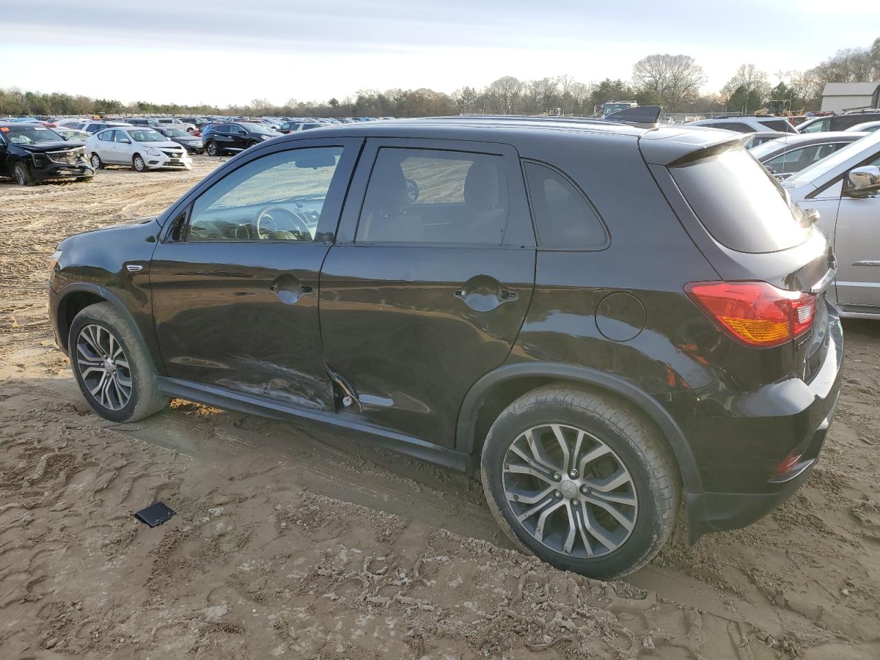 Obraz 2 z 2018 MITSUBISHI OUTLANDER SPORT ES 2018 z VIN JA4AP3AU1JU019258