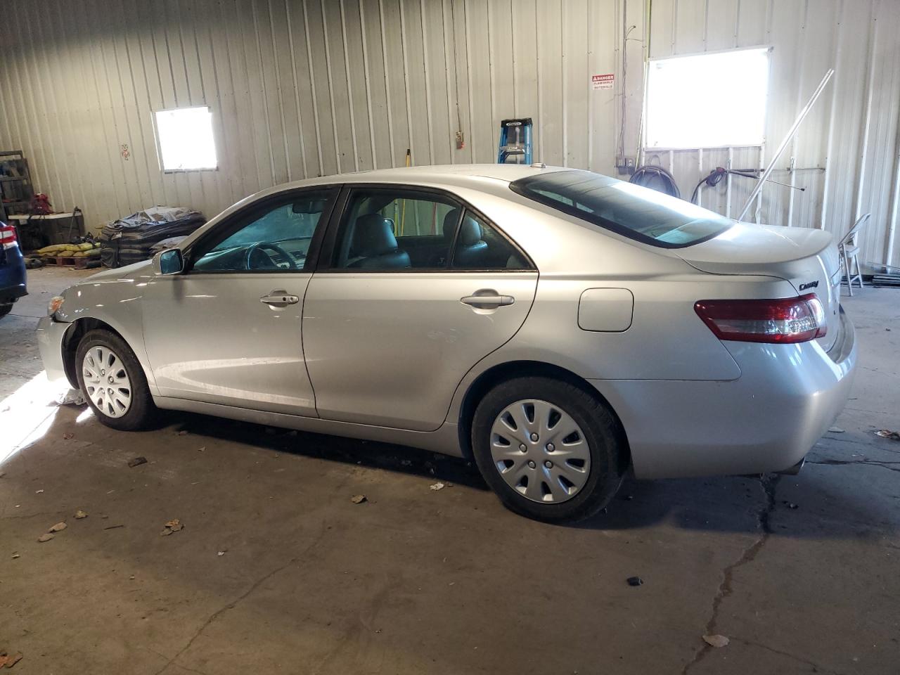 Изображение 2 2010 TOYOTA CAMRY SE 2010 с VIN 4T1BK3EK9AU100554