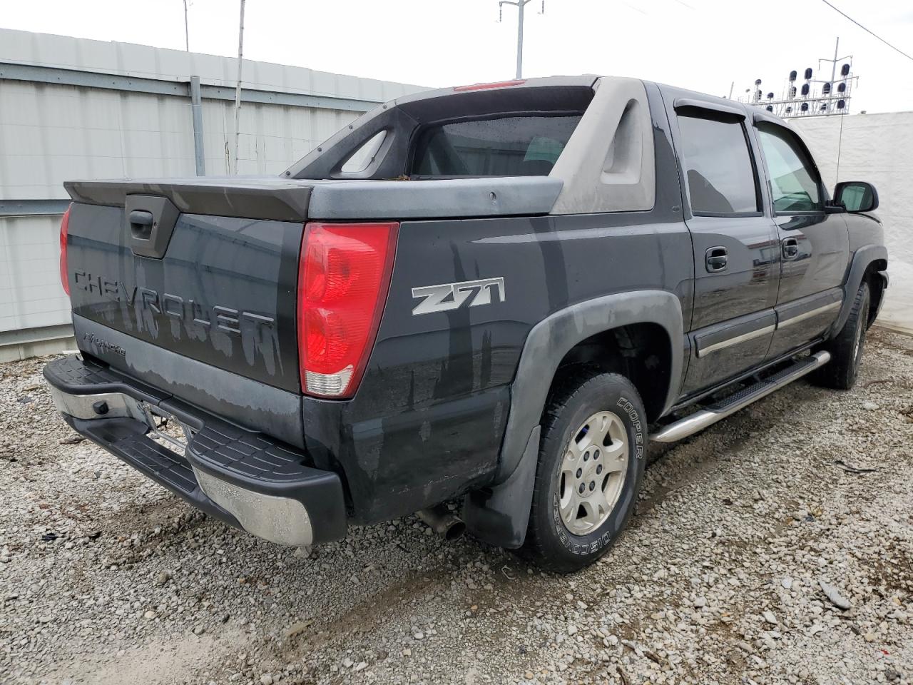 Image 3 of 2005 CHEVROLET AVALANCHE K1500 2005 with VIN 3GNEK12Z05G120165