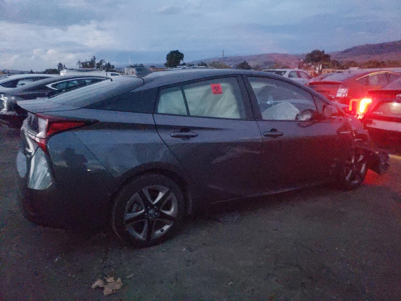 Image 3 of 2020 TOYOTA PRIUS L 2020 with VIN JTDKARFU9L3122282