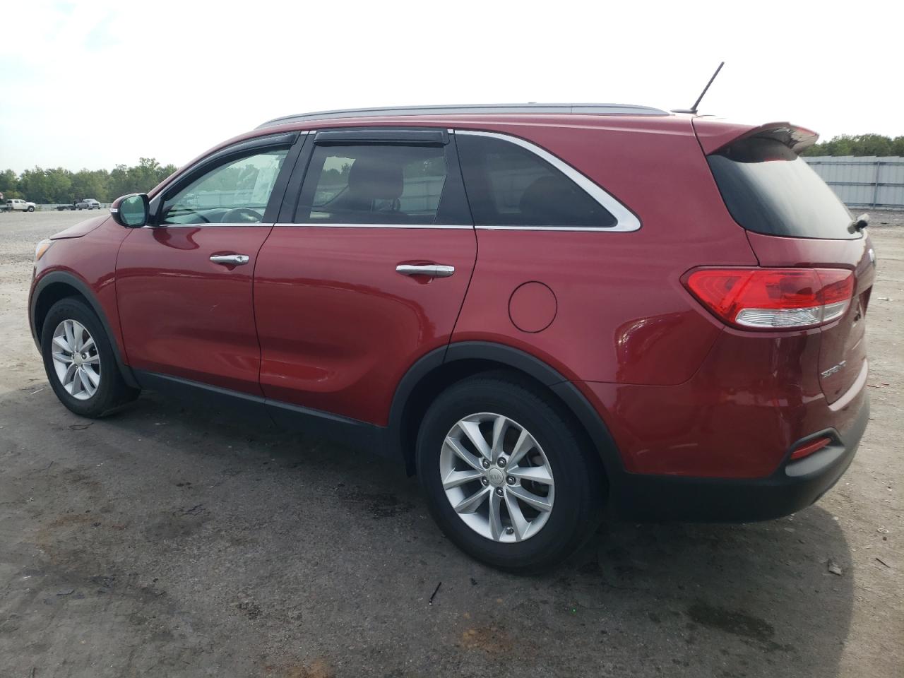 Image 2 of 2017 KIA SORENTO LX 2017 with VIN 5XYPG4A55HG199001