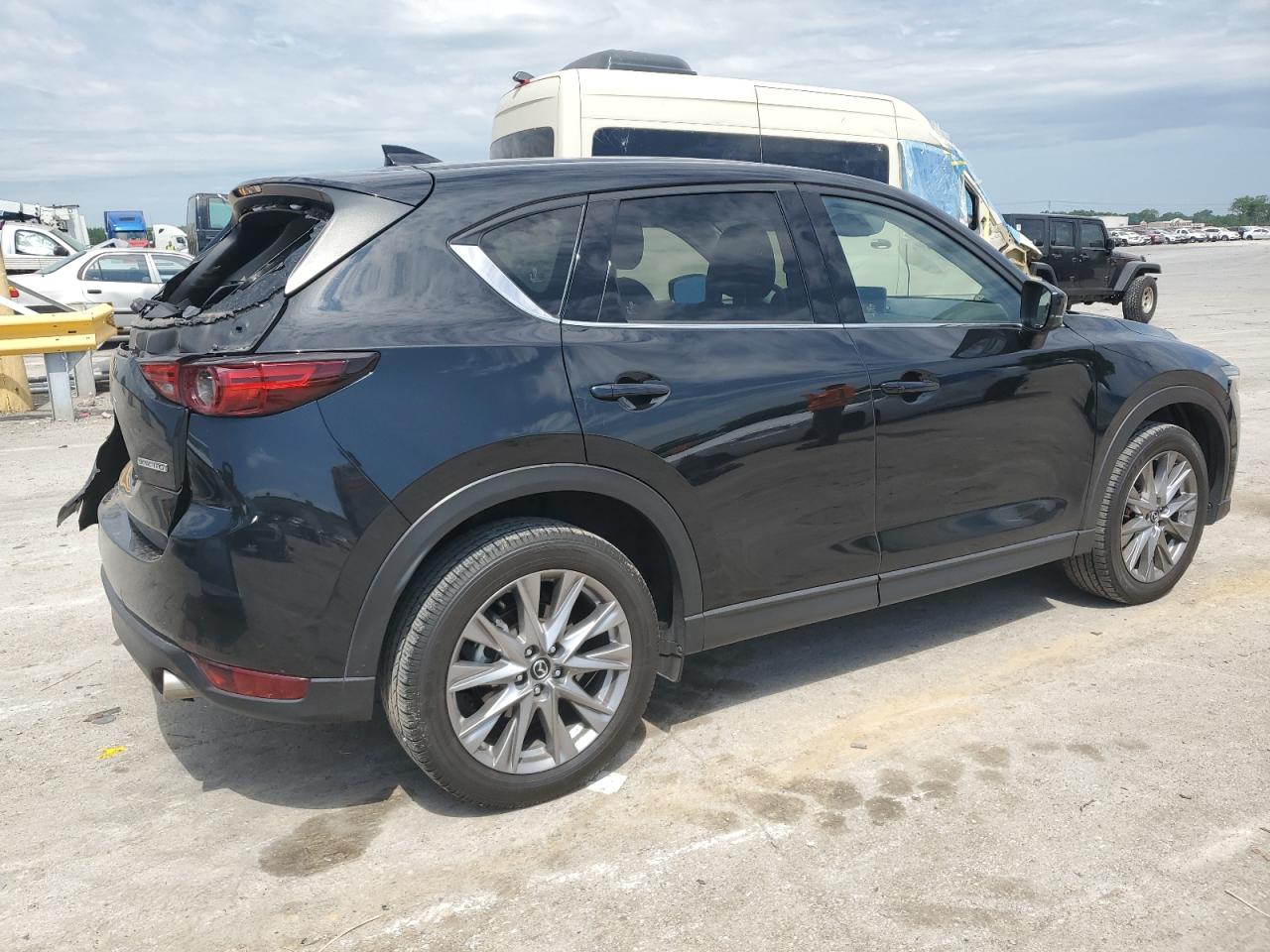 Obraz 3 z 2021 MAZDA CX-5 GRAND TOURING 2021 z VIN JM3KFBDM7M0439693