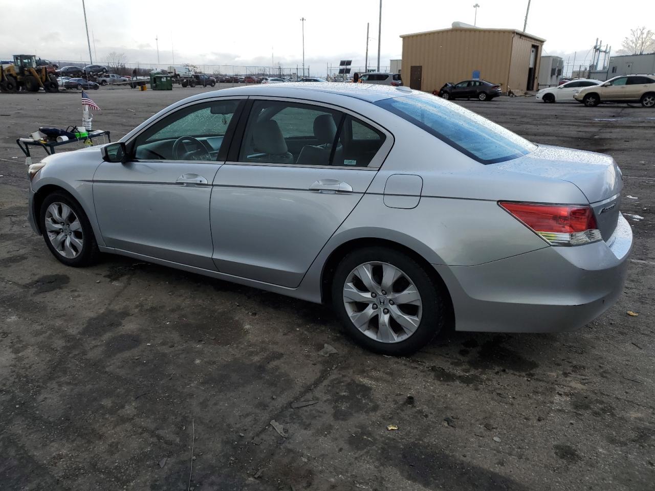 Obraz 2 z 2009 HONDA ACCORD EXL 2009 z VIN 1HGCP25829A012372